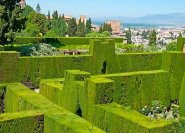 Architektonische Heckenanlagen in der Alhambra. © pavasaris - Fotolia.com