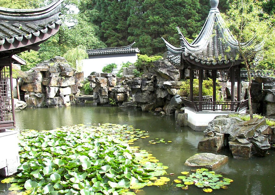 Naturnahe Teichgestaltung chinesischer Gärten: Die Besonderheiten