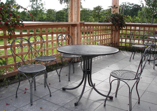 Terrassenmöbel kaufen: Wichtige Vorüberlegungen