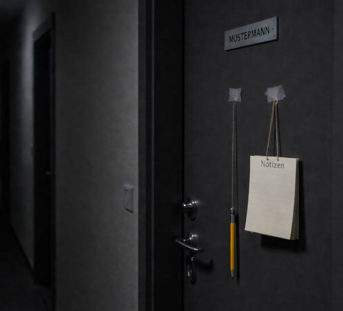 Notizzettel an der Wohnungstür