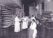 Die Versandabteilung der Bäckerei H. Angermann 1933.