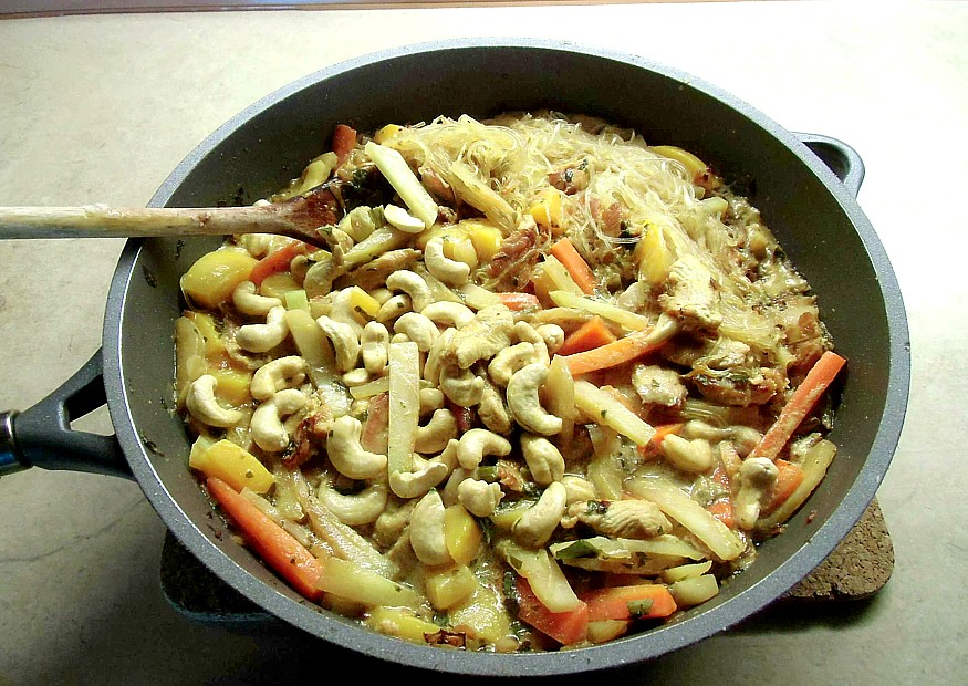 Chinesische Gemüsepfanne mit Curry
