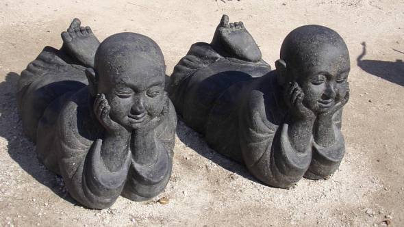 Granatfiguren Shaolin Kindermönche