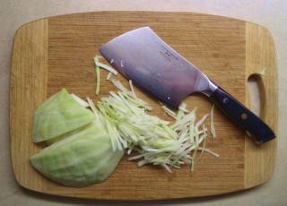geschnittenes Weißkraut für Sauerkraut