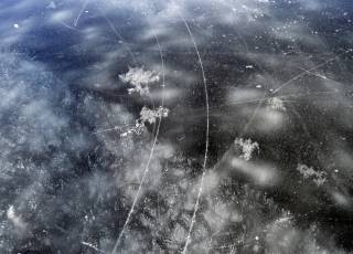 Eisfläche auf einem See
