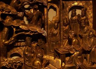 Chinesisches Tempelbild aus Kampferholz und Gold