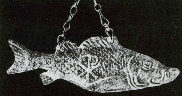 Öllampe in Fischform mit Chritusmongramm