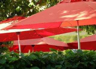 Der passende Sonnenschirm für den Garten